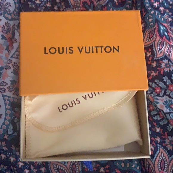 Box - Picture 3 of 4